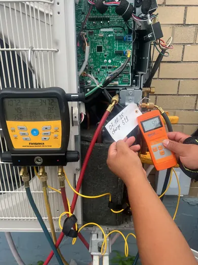 System diagnostics and refrigerant charging
